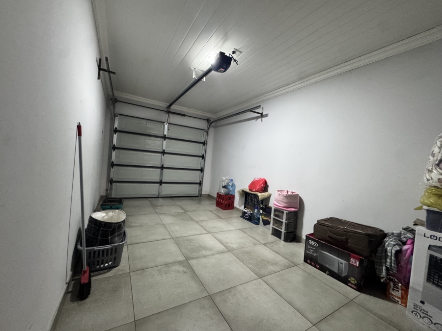 To Let 2 Bedroom Property for Rent in Flamwood North West